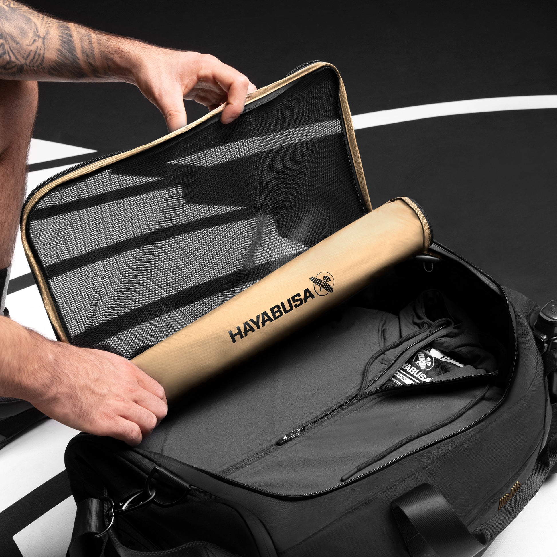 Mayweather Hayabusa Airstream Duffle Bag – Main Compartment