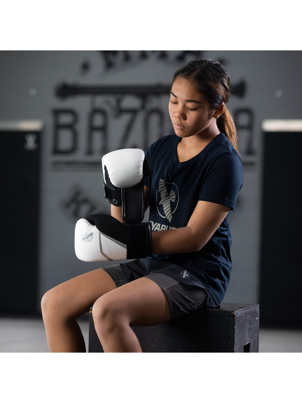 Hayabusa E1 Kids Boxing Gloves, white/silver, image 3