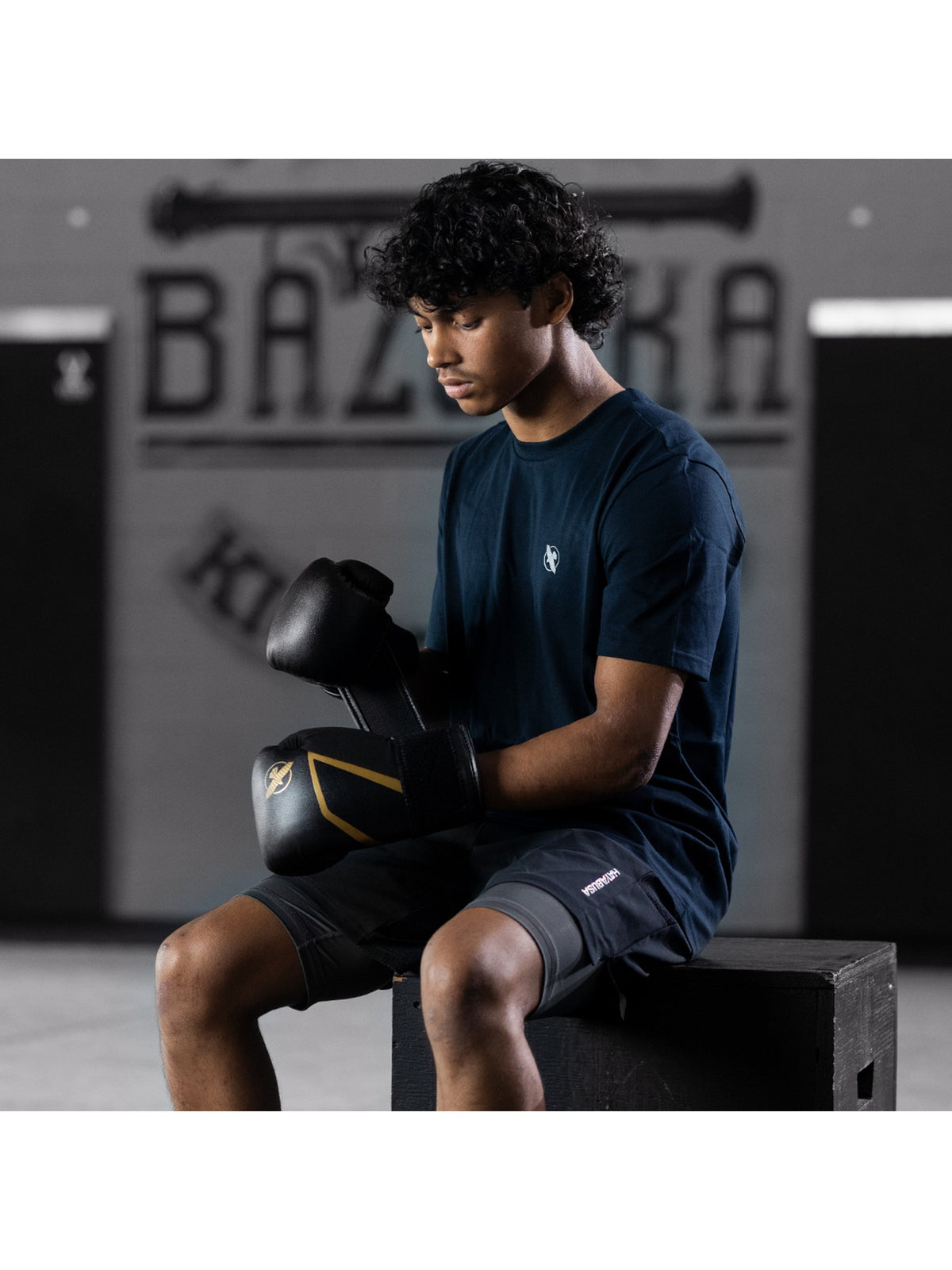 Hayabusa E1 Kids Boxing Gloves, black/gold, image 3