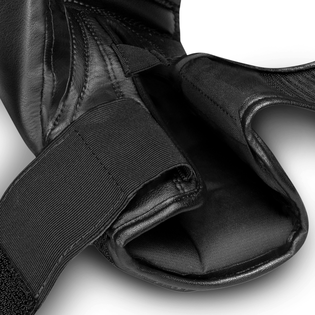 Marvel's Black Panther Boxing Gloves - Vibranium Detail